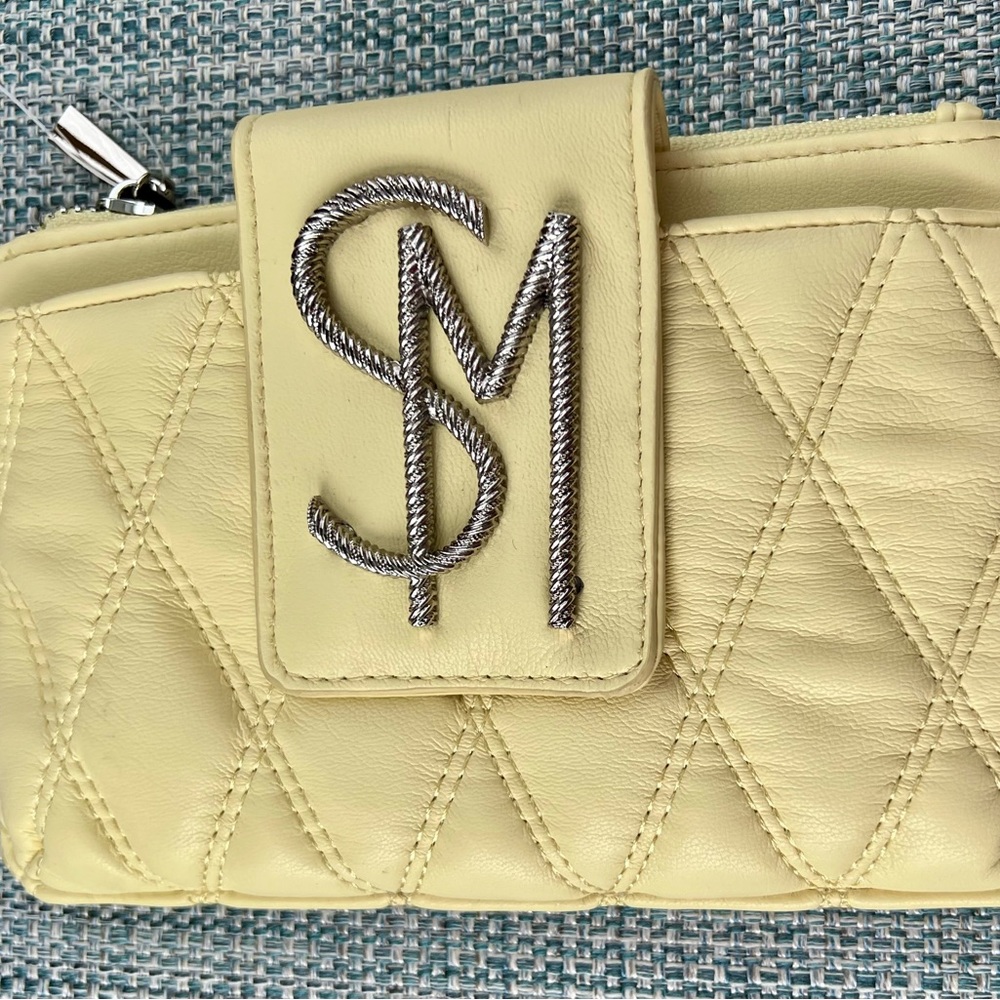 Steve Madden Cream Quilted Wristlet Bag - Picture 3 of 7